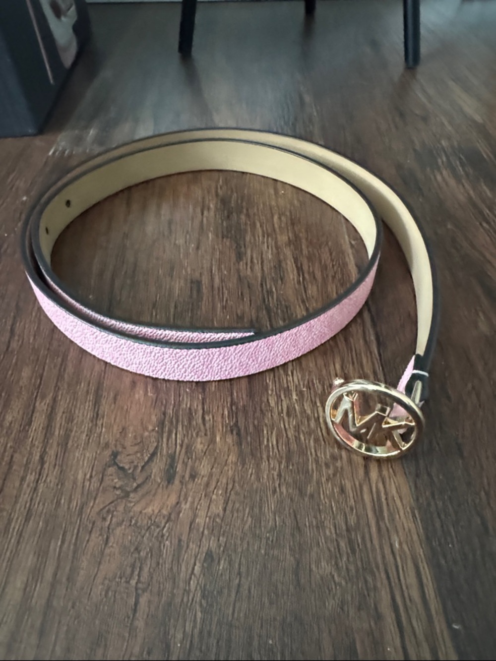 Michael Kors Pink Leather Logo Strap Bracelet with Gold MK Emblem - Picture 4 of 4